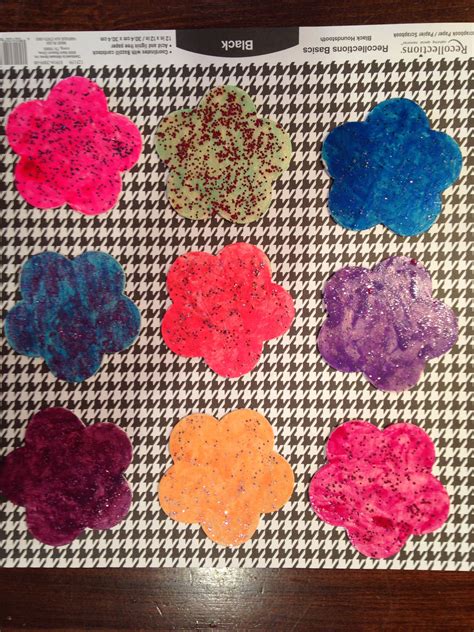Use the sharp end of your toothpick and drag from the middle of a dot towards the center. Nail polish painted Flower magnet | Nail polish painting ...