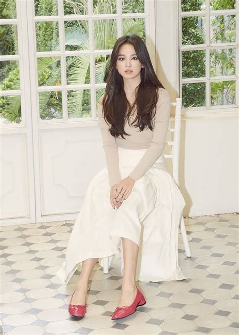 song hye kyo looks stunning in new shoe campaign soompi korean beauty asian beauty korean
