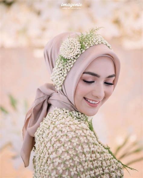 inspirasi gaya hijab citra kirana saat pengajian dan siraman jelang pernikahan pernikahan