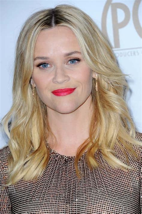 Reese Witherspoon Was Quite Charming In Her Detailed Golden Dress