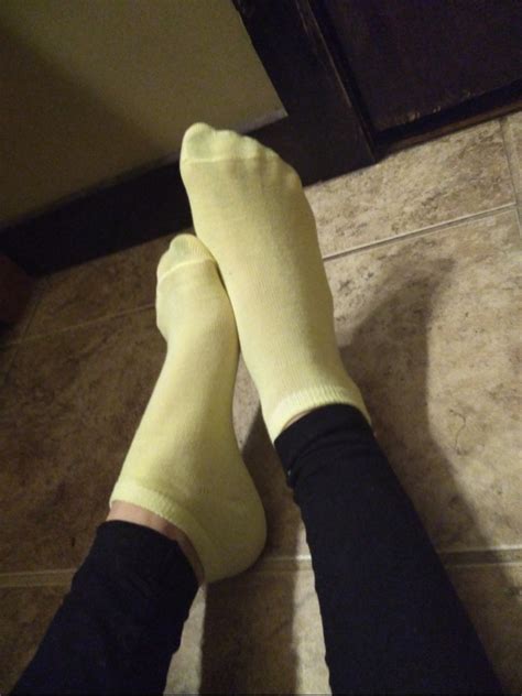 Feetlifeforme — Sexy Yellow Ankle Socks Who Wouldve Though