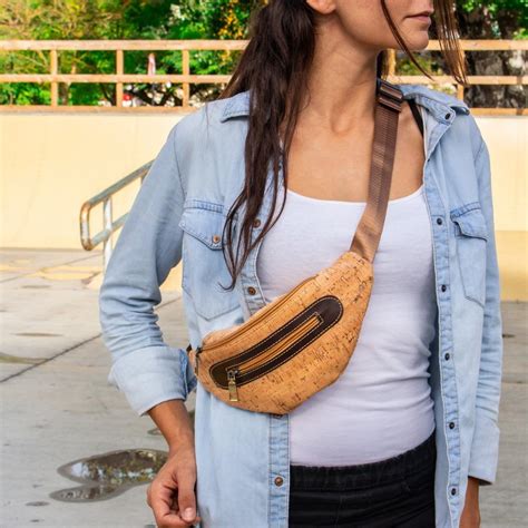 Best Travel Fanny Pack to Keep Your Stuff Safe