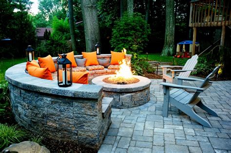 11 Super Cool Cozy Fire Pits Ideas To Keep You Warm All Season