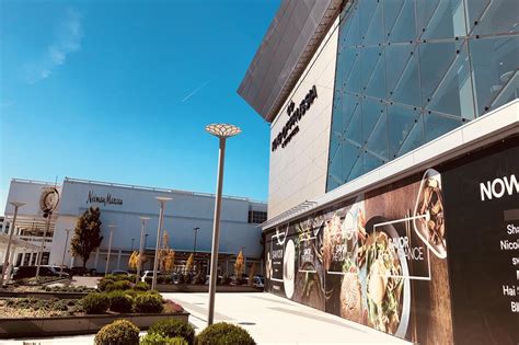 He opened it adjacent to his father harry's grocery store legal cash market where customers were given legal stamps (forerunners of s&h green stamps). America's best food courts | lovefood.com