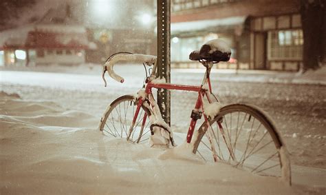 Winter Biking 101 Gear And How To For Cycling Through Snow Momentum Mag