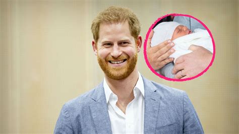 Prinz harry und seine kleine familie sind zu ihrer ersten offiziellen afrikareise in kapstadt eingetroffen. Vollblut-Papa: Prinz Harry total vernarrt in Söhnchen ...