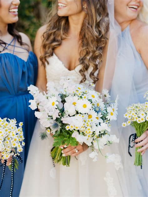 Get ready to fall in love with this beautiful ideas. Bringing the Mediterranean to Florida | Daisy bouquet ...