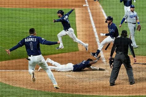 Rays Score Wild Walk Off Game 4 Win