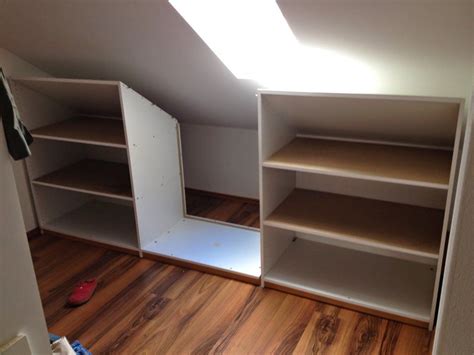 Die dübelverbindung der beiden elemente lässt sich am genauesten mittels dübelmarkern herstellen. Schrank In Dachschräge Selber Bauen | Kleine Küchen Größer ...