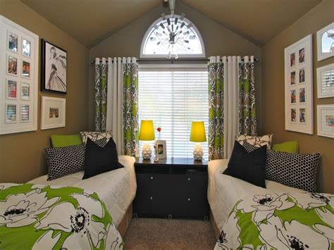 Decorating a small space doesnt have to mean boring. Moving To A New Dorm? Here Are Some Of The Best Dorm Room ...
