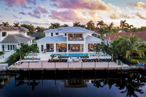 Dream Homes On The Water