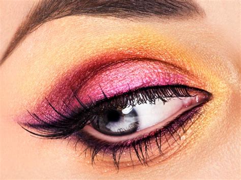Pink glitter eye makeup | trang điểm tone hồng lấp lánh cho ngày hẹn hò hi everyone in this i am sharing pink eye makeup tutorial. Steps To Get This Pink Eye Makeup - Boldsky.com
