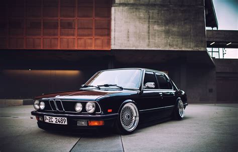 Classic Bmw Wallpapers On Wallpaperdog