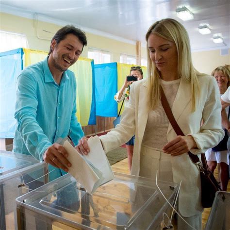 Телеведучий сергій притула опублікував сімейне фото. Сергій Притула вперше показав в Instagram обличчя ...