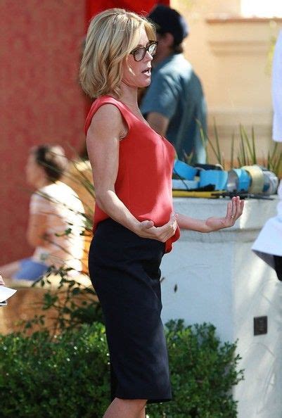 Pin By Becky Allbrook On Womens Style Julie Bowen