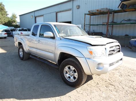 We tried to confuse it. 2005 TOYOTA TACOMA SR5 XTRA CAB SILVER 4.0 AT 4WD TRD SPORT Z19709- RANCHO TOYOTA RECYCLING