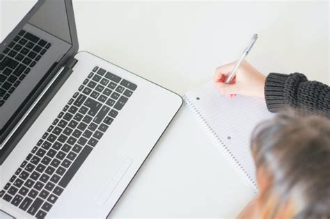 Notifikasi itu untuk mengecek kelengkapan data muncul saat pekerja memastikan terdaftar atau tidak sebagai penerima bsu. √ Tugas dan Tanggung jawab COPYWRITER (Gaji dan Prospeknya)