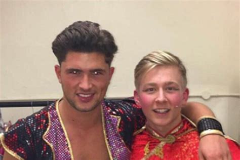 jordan davies saves co star s life after he collapses on stage moments before going on stage