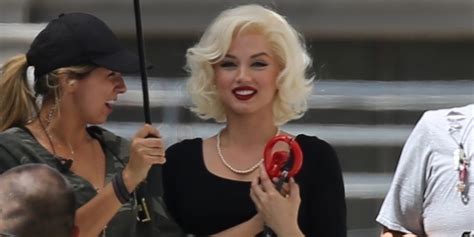 Ana De Armas Gets Into Character As Marilyn Monroe On The Set Of