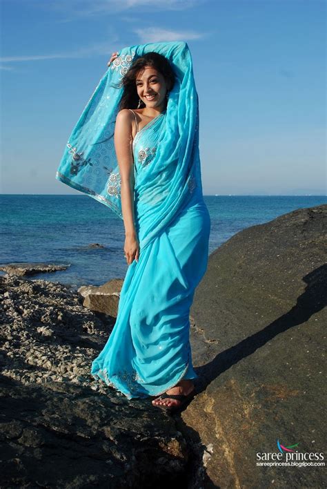 Tamil Actress Kajal Agarwal Sizzling Hot In A Blue Saree From The