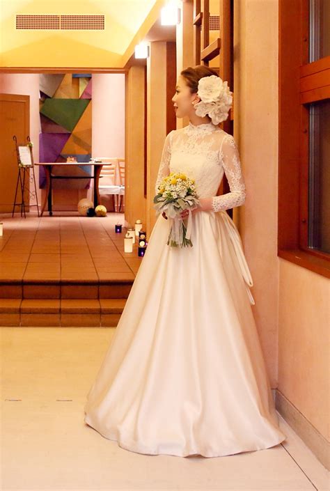 軽井沢高原教会にてご結婚式 アーネラクロージングの素敵な花嫁様 繊細なコードレースのロングスリーブのウェディングドレスクラシカルで