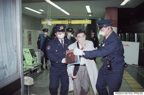 20 Years Ago A Shadowy Cult Poisoned The Tokyo Subway Huffpost