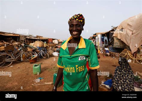 Burkina Faso Ouagadougou Vendor Hi Res Stock Photography And Images Alamy