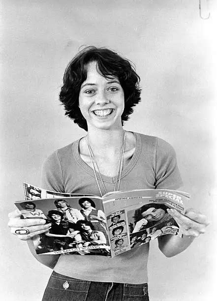 Mackenzie Phillips Poses For A Portrait Session At Home 1976 Old Photo 8 488 Picclick