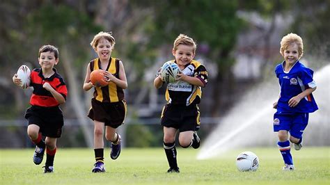 Футбол, хоккей, теннис, баскетбол и другие виды спорта! Drink water: it's clear as for kids | South West Sport