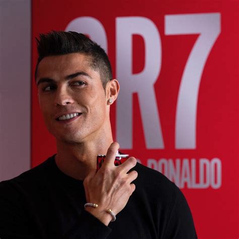 Finishing his first serie a campaign with 21 goals and 8 assists, cristiano ronaldo won also the serie a most valuable player. Profil Biodata Cristiano Ronaldo Lengkap beserta Agamanya ...