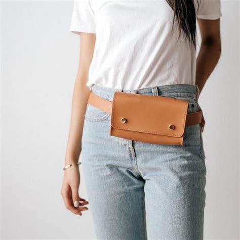145 Fanny Packs Outfits Street Style Ideas Dressfitme Fannypack