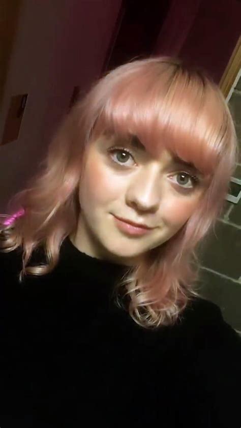 Maisies New Hair Colour Maisie Williams Pink Hair Hair Color Rose