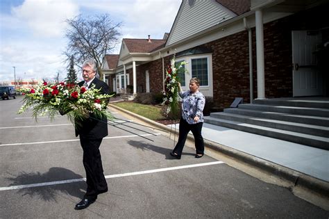 Hundreds gather to honor former Flint Mayor Don Williamson - mlive.com