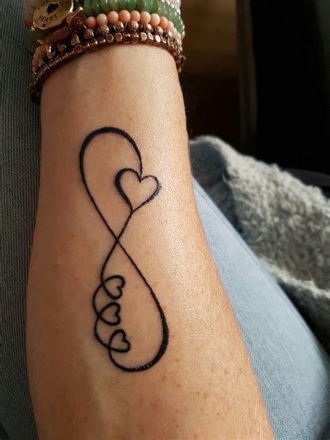 Infinity Tattoo Met Een Groot Hart Voor Mijn Liefde En 3 Kleine Hartjes