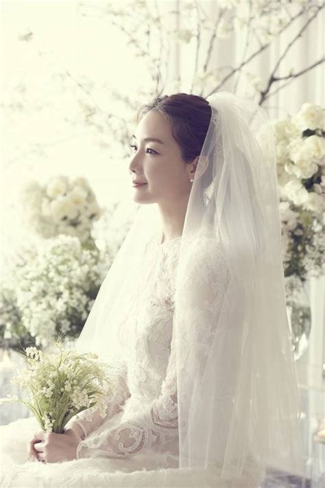 김씨는 한예슬씨가 언니 최지우 사례를 벤치마켕해야 하는 게 최지우가 저 남편한테 모든 걸 다해줬다며 사업도 다 차려줬다고 주장했다. 최지우 웨딩사진 공개 "예쁘게 잘 살겠다" 공식입장 - 중앙일보