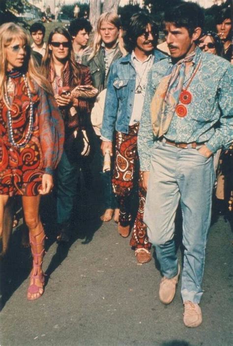 pattie george and derek taylor in san francisco 1967 60s fashion hippie vintage fashion