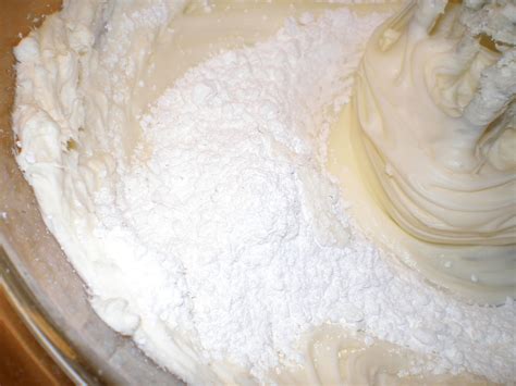 If the rolls are still quite warm, it will thin and run down the. Cinnamon Rolls With Cream Cheese Icing Without Powdered ...