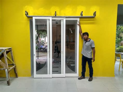 Kaca pada pintu ini menggunakan kaca tebal 10 mm atau 12 mm. Pintu Aluminium Sliding Yogyakarta 085800614892 ...