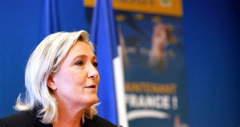Photo en maillot de bain : Marine Le Pen attaque Closer | Le Quotidien