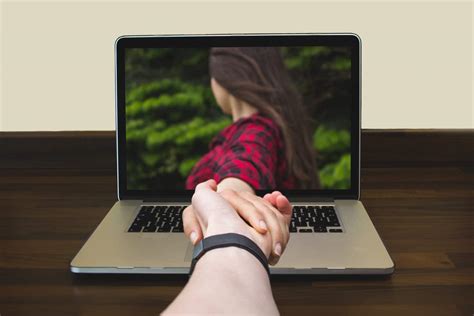 Online Dating The Definitive Guide To Long Distance Relationships