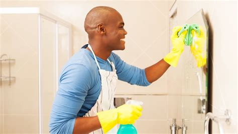 15 Ways Youre Cleaning Your Bathroom All Wrong According To Experts