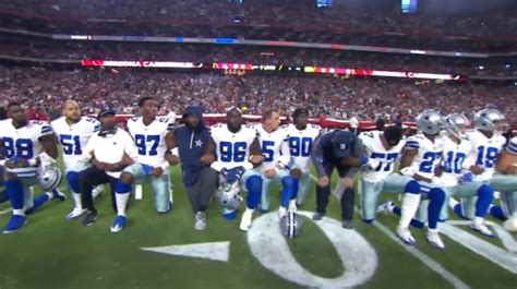 Despite Kneeling Before The Anthem The Dallas Cowboys Still Got Booed