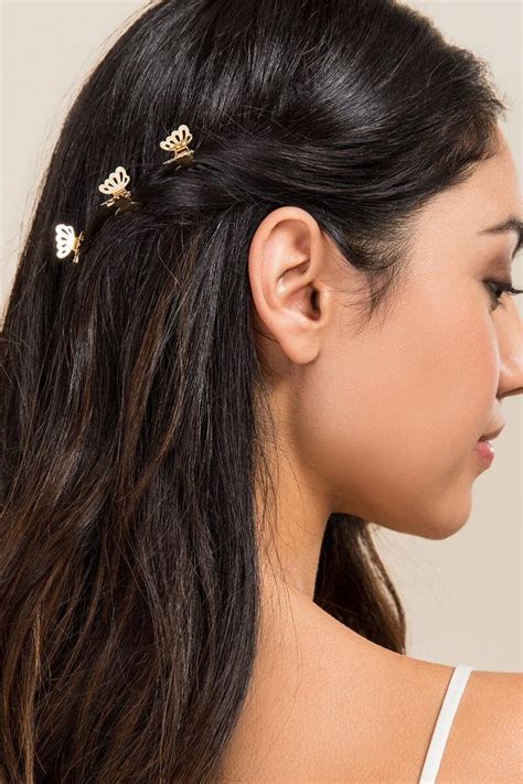 I braided each side and clipped it at the base and then wrapped the braids around the clips chinese braid style with a small one at the top to hold it all. The Ultimate Guide to Claw Clips | HOWTOWEAR Fashion ...