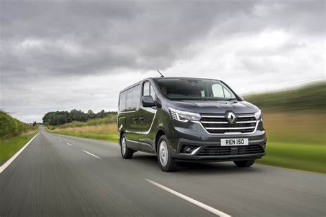 New Renault Trafic Passenger Is Unveiled