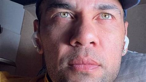 Daniel Alves Pode Ser Solto Em Menos De Um M S Se Justi A Atender