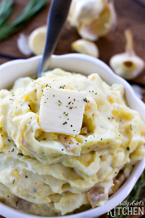 A handful of whole garlic cloves … Rustic Roasted Garlic Mashed Potatoes - This Silly Girl's ...