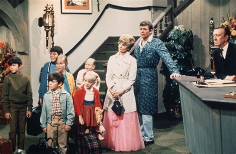 Florence Henderson Of The Brady Bunch Dead At 82 Cbc News