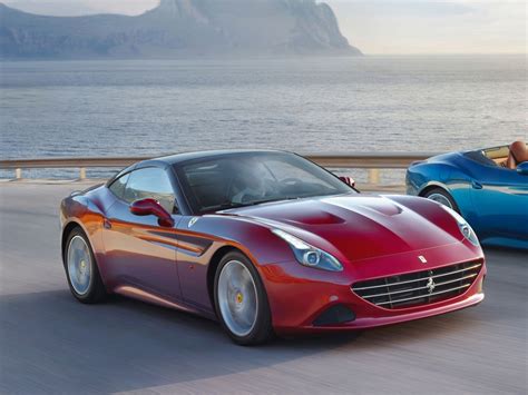 Executive vice president and executive officer: Ferrari California T obouvá také pneumatikami Bridgestone