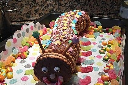 Dieser saftige schokokuchen mit schokoglasur und smarties kommt mit diesem rezept gelingt der marmorierte boden und die perfekte schokoglasur garantiert! Keksraupe von FrauYpsilon | Chefkoch | Kindergeburtstag ...