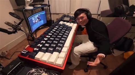 The Worlds Largest Keyboard Youtube